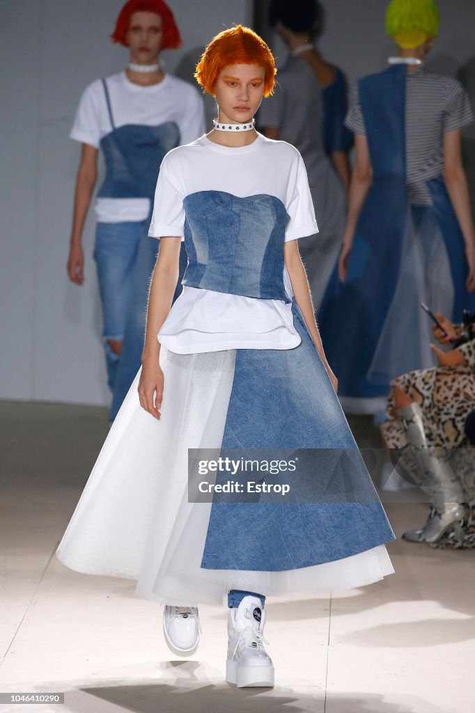 Junya Watanabe : Runway - Paris Fashion Week Womenswear Spring/Summer 2019