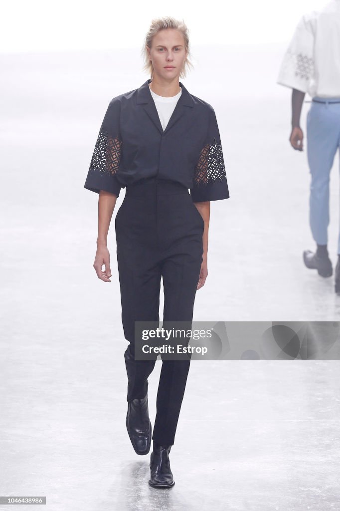 Haider Ackermann : Runway - Paris Fashion Week Womenswear Spring/Summer 2019