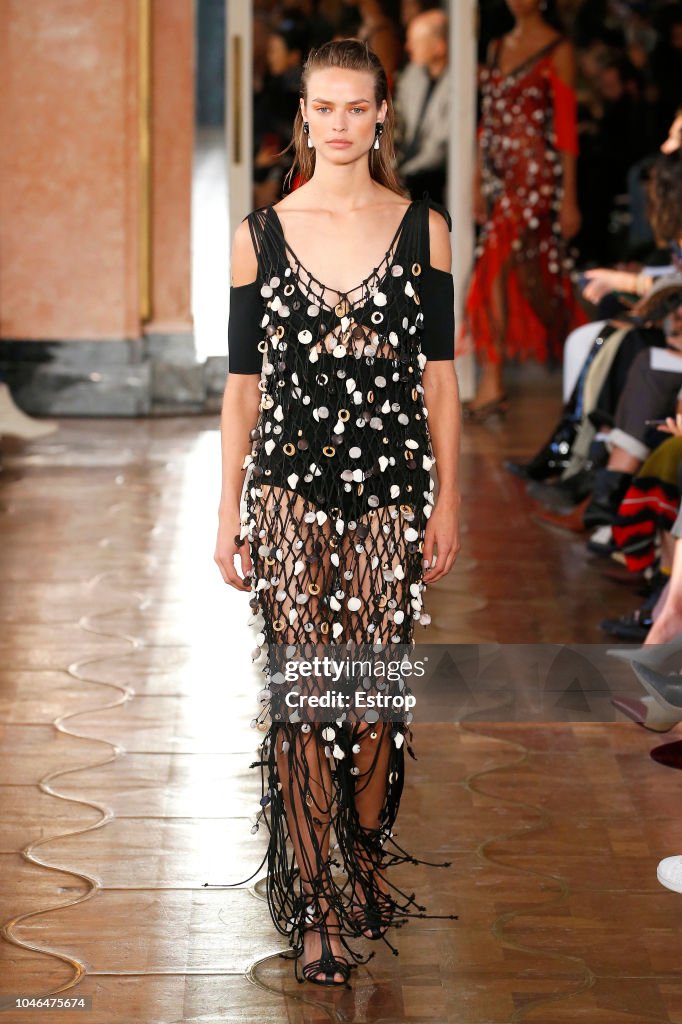 Altuzarra : Runway - Paris Fashion Week Womenswear Spring/Summer 2019