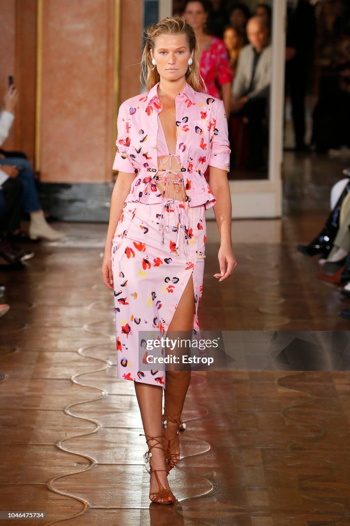 Altuzarra : Runway - Paris Fashion Week Womenswear Spring/Summer 2019