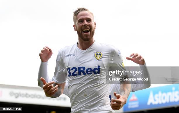 Pontus Jansson of Leeds United celebrates scoring the equalising goal to make the score 1-1 during the Sky Bet Championship match between Leeds...