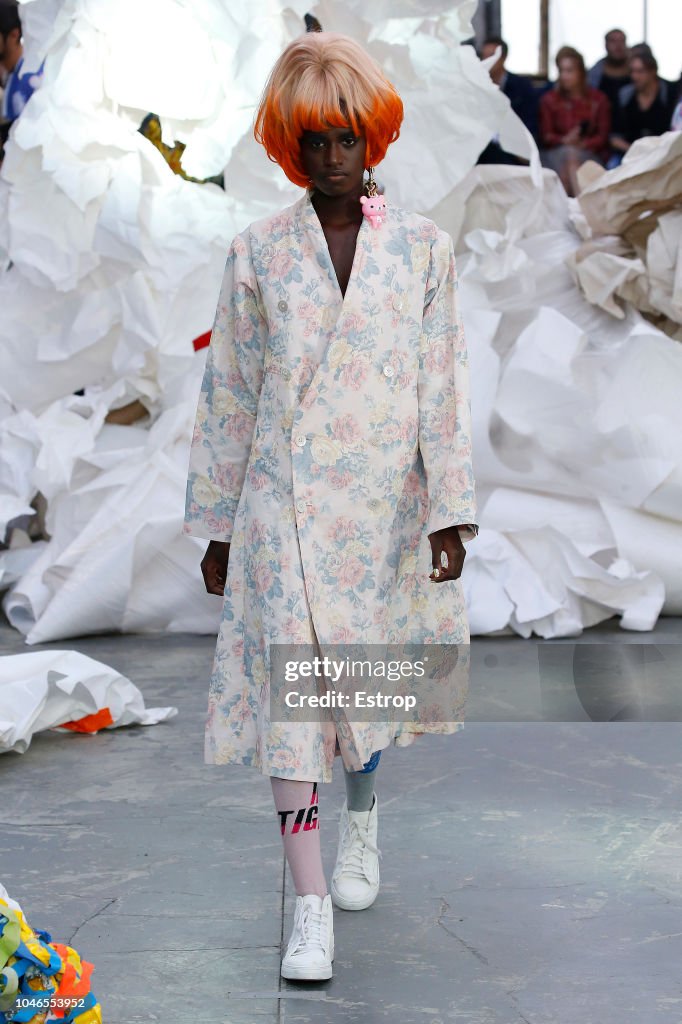 Vivienne Westwood : Runway - Paris Fashion Week Womenswear Spring/Summer 2019