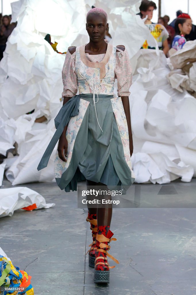 Vivienne Westwood : Runway - Paris Fashion Week Womenswear Spring/Summer 2019