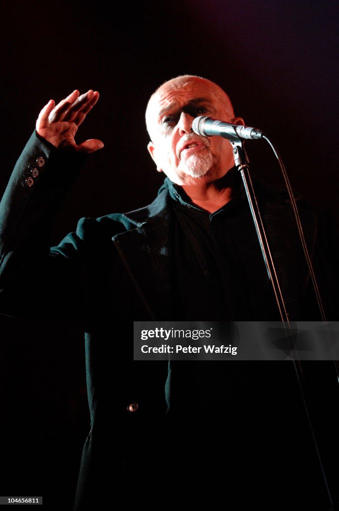 Peter Gabriel In Concert