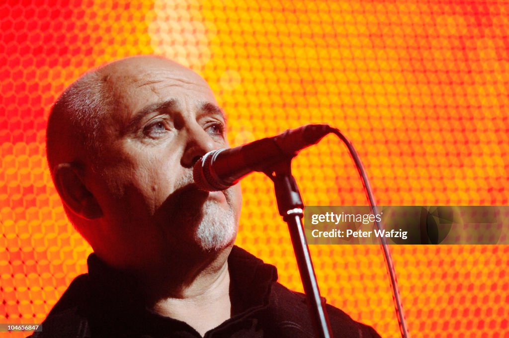 Peter Gabriel In Concert