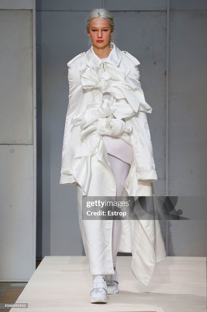 Comme Des Garcons : Runway - Paris Fashion Week Womenswear Spring/Summer 2019