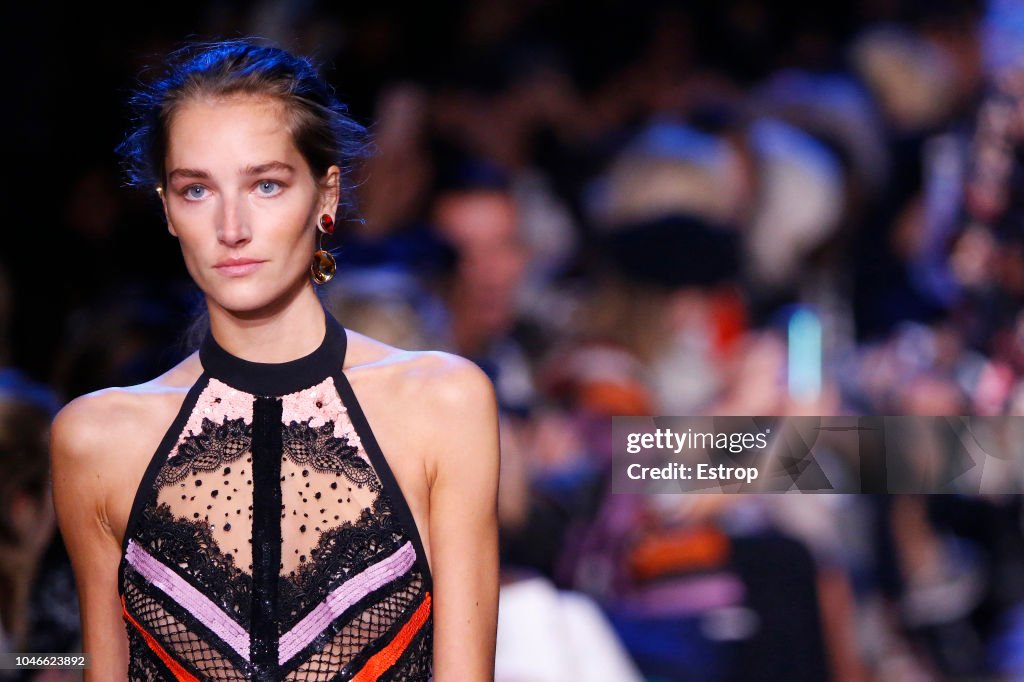 Elie Saab : Details - Paris Fashion Week Womenswear Spring/Summer 2019
