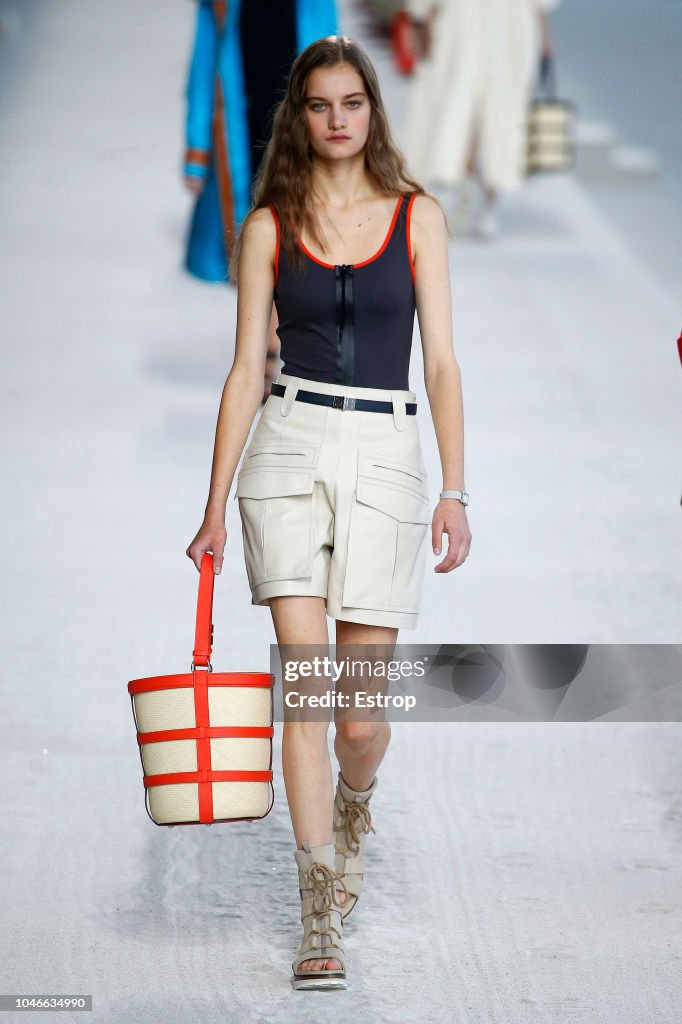 Hermes : Runway - Paris Fashion Week Womenswear Spring/Summer 2019