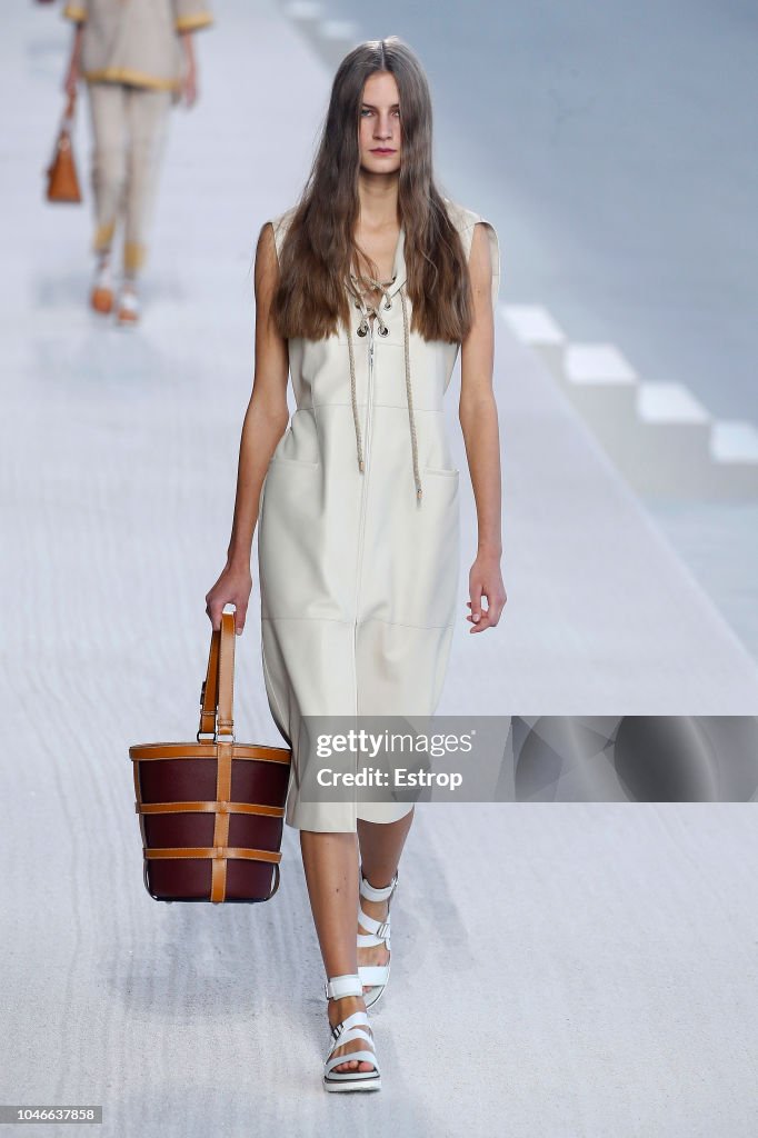 Hermes : Runway - Paris Fashion Week Womenswear Spring/Summer 2019