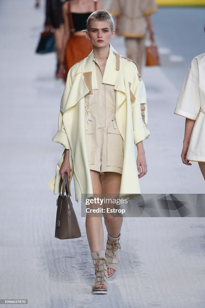 Hermes : Runway - Paris Fashion Week Womenswear Spring/Summer 2019