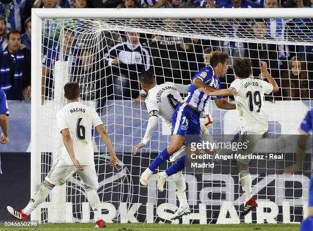 Manu Garcia of Deportivo Alaves scores his winning goal during the La Liga match between Deportivo Alaves and Real Madrid at Estadio de Mendizorroza...