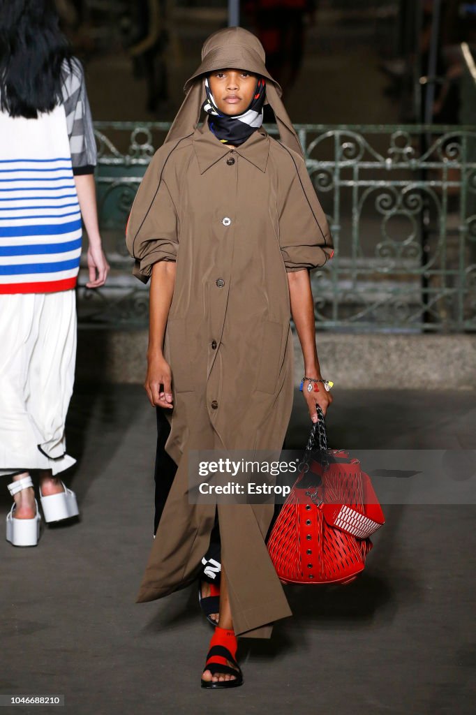 Sonia Rykiel : Runway - Paris Fashion Week Womenswear Spring/Summer 2019