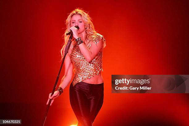 Shakira In Concert San Antonio Tx Photos and Premium High Res Pictures
