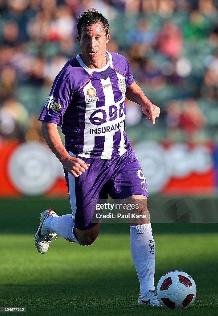 A-League Rd 9 - Glory v Roar