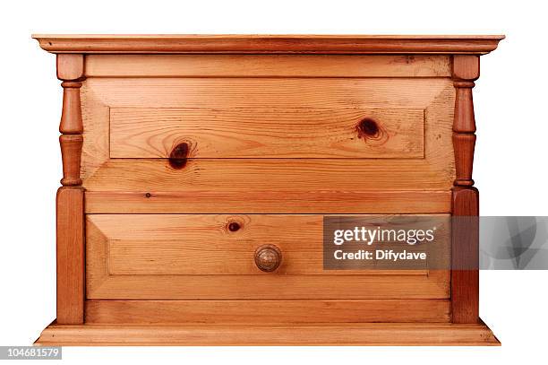 pequeña porción de muebles de madera de pino de tórax - bureau fotografías e imágenes de stock