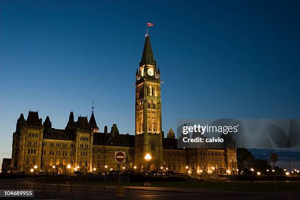 parliament night - parliament hill ottawa stock pictures, royalty-free photos & images