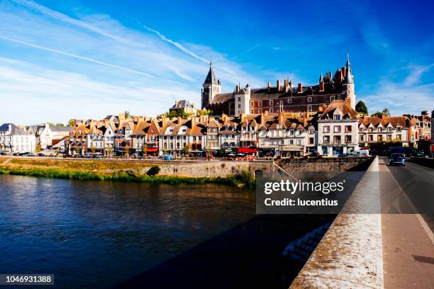 pont de gien, gien, valle del loira, francia - loiret fotografías e imágenes de stock