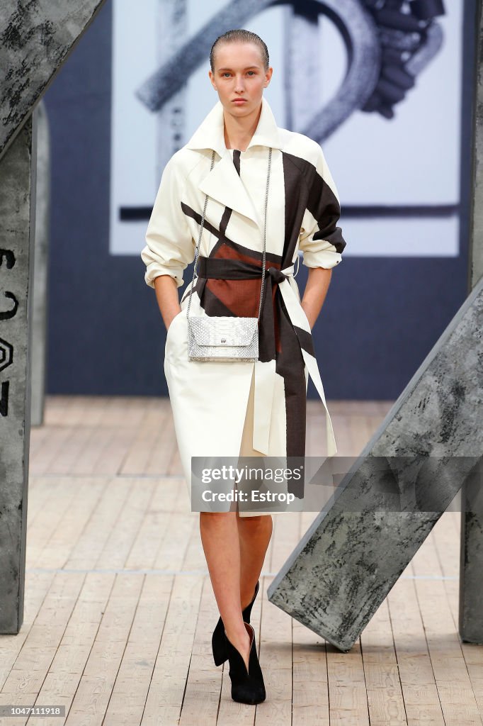 Akris : Runway - Paris Fashion Week Womenswear Spring/Summer 2019
