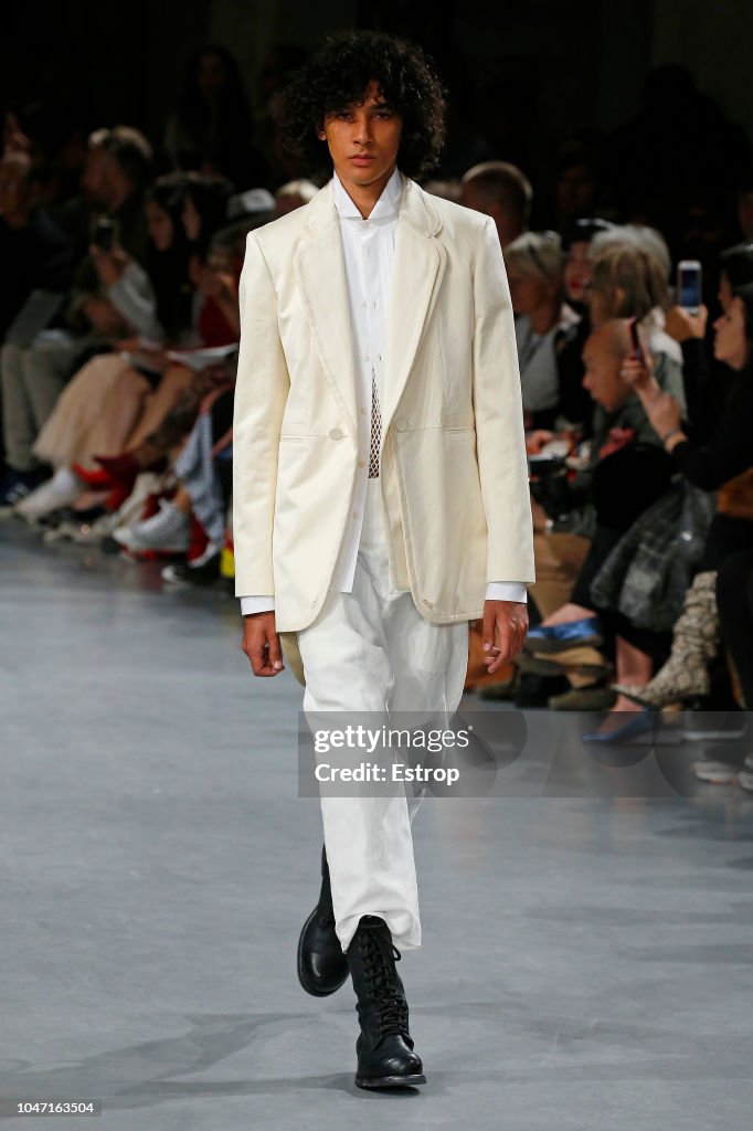 John Galliano : Runway - Paris Fashion Week Womenswear Spring/Summer 2019