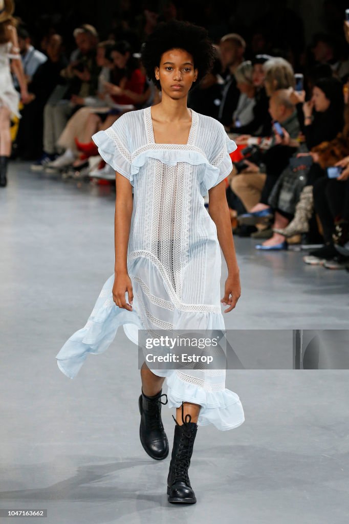 John Galliano : Runway - Paris Fashion Week Womenswear Spring/Summer 2019