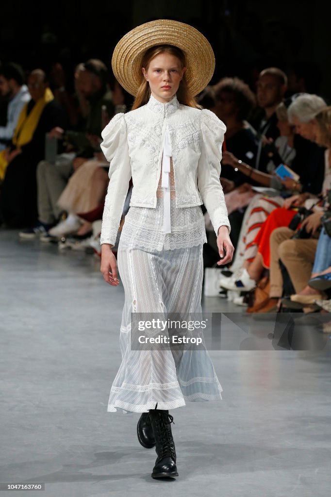 John Galliano : Runway - Paris Fashion Week Womenswear Spring/Summer 2019