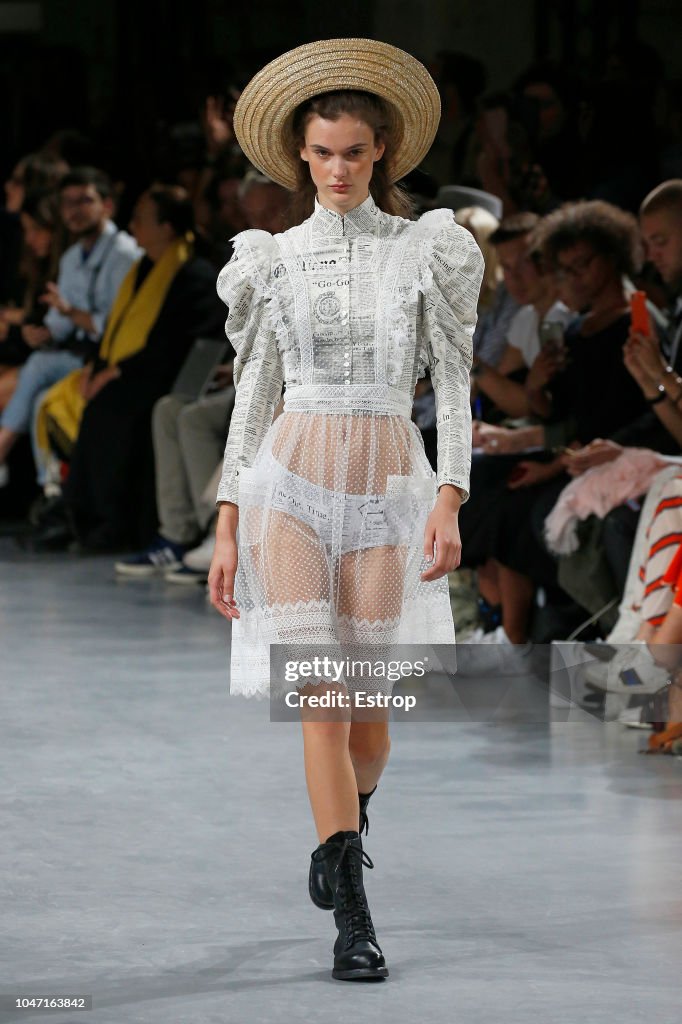 John Galliano : Runway - Paris Fashion Week Womenswear Spring/Summer 2019