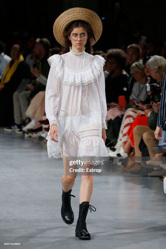 John Galliano : Runway - Paris Fashion Week Womenswear Spring/Summer 2019