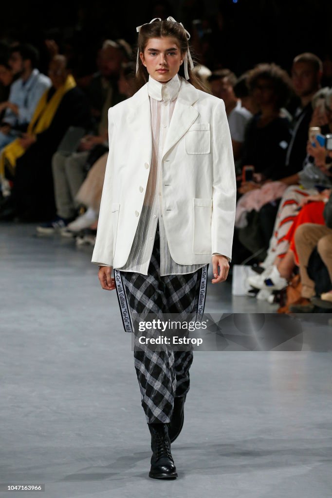 John Galliano : Runway - Paris Fashion Week Womenswear Spring/Summer 2019