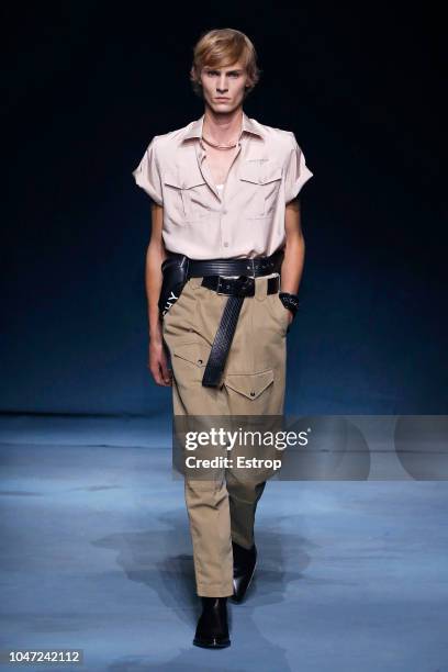 Model walks the runway during the Givenchy show as part of the Paris Fashion Week Womenswear Spring/Summer 2019 on September 30, 2018 in Paris,...