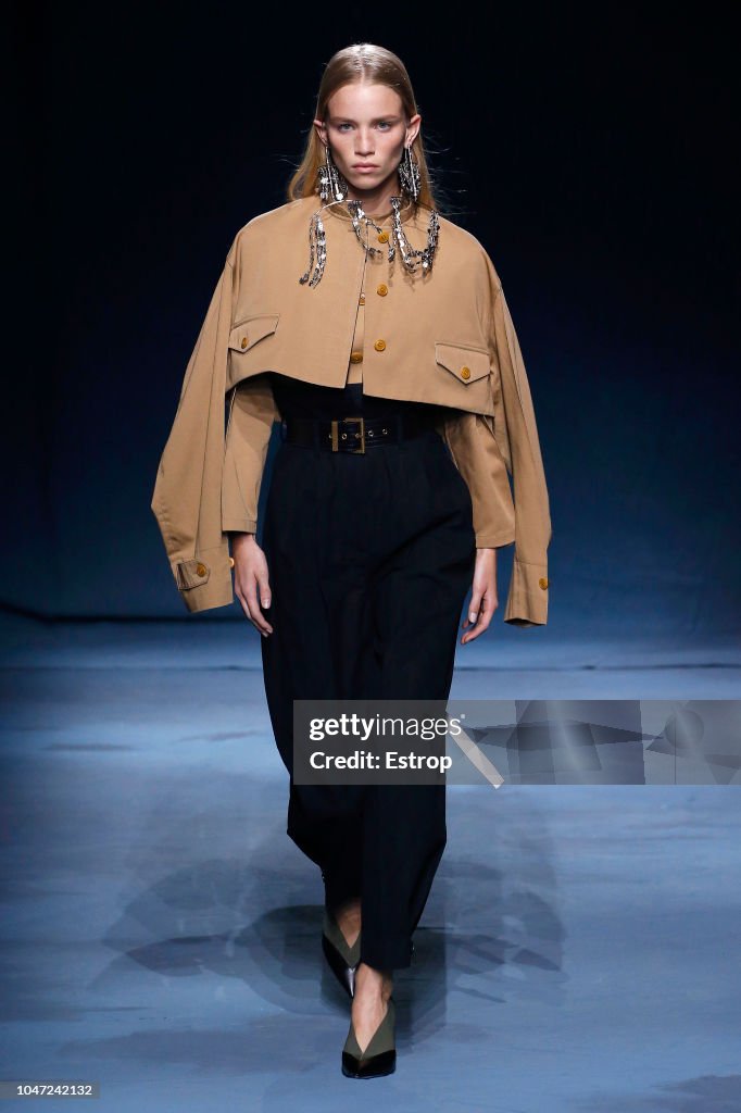 Givenchy : Runway - Paris Fashion Week Womenswear Spring/Summer 2019