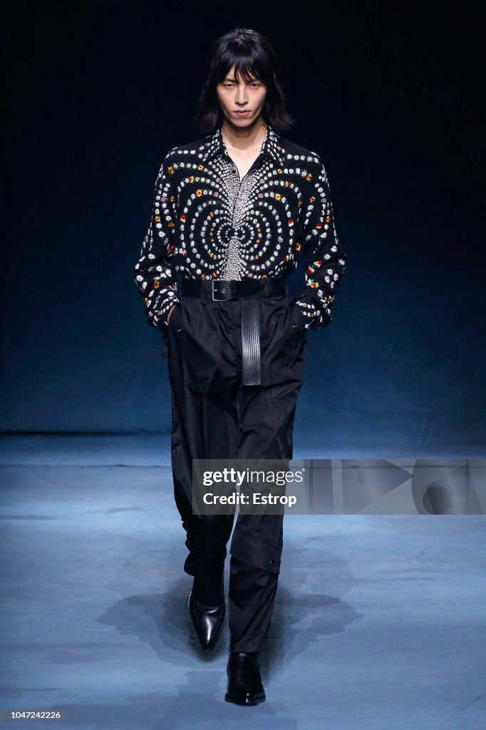 Givenchy : Runway - Paris Fashion Week Womenswear Spring/Summer 2019