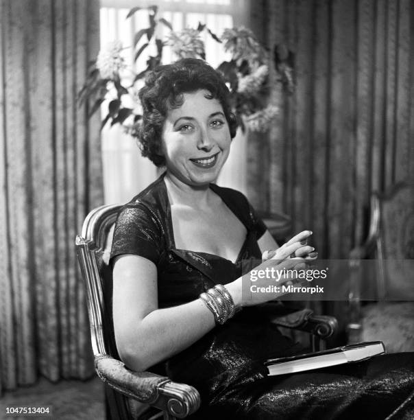 34 Roberta Leigh Photos & High Res Pictures - Getty Images