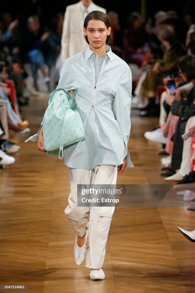 Stella McCartney : Runway - Paris Fashion Week Womenswear Spring/Summer 2019