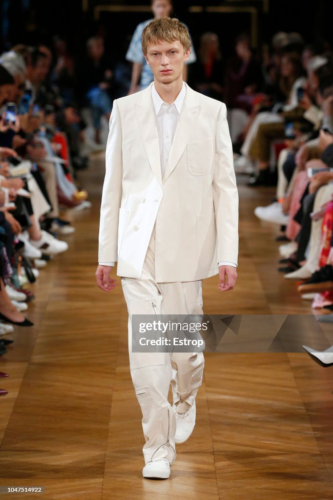 Stella McCartney : Runway - Paris Fashion Week Womenswear Spring/Summer 2019