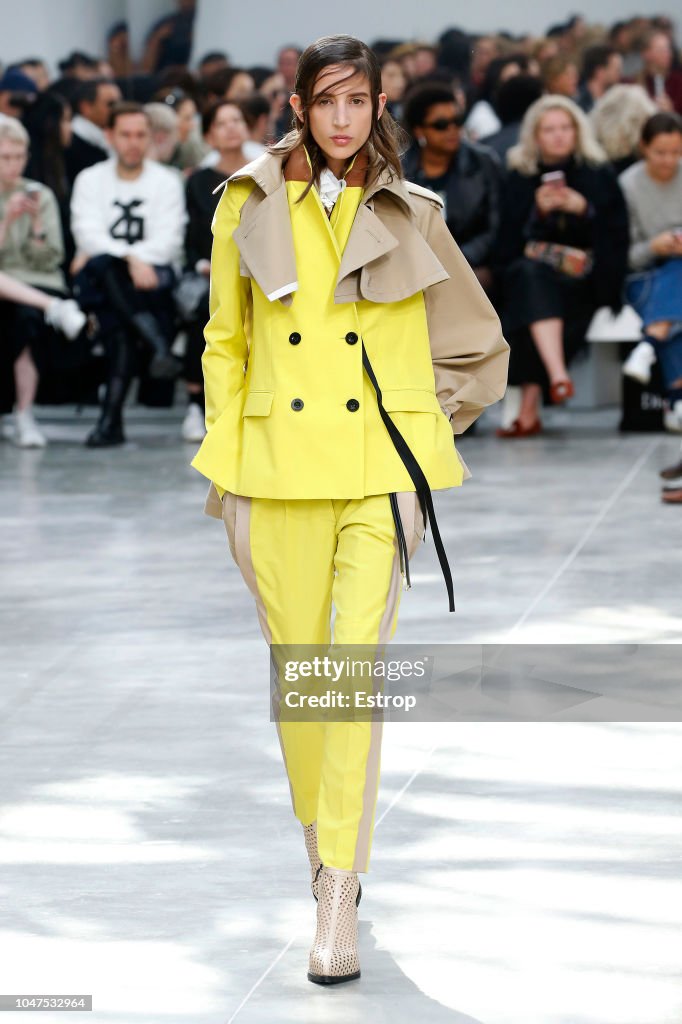 Sacai : Runway - Paris Fashion Week Womenswear Spring/Summer 2019