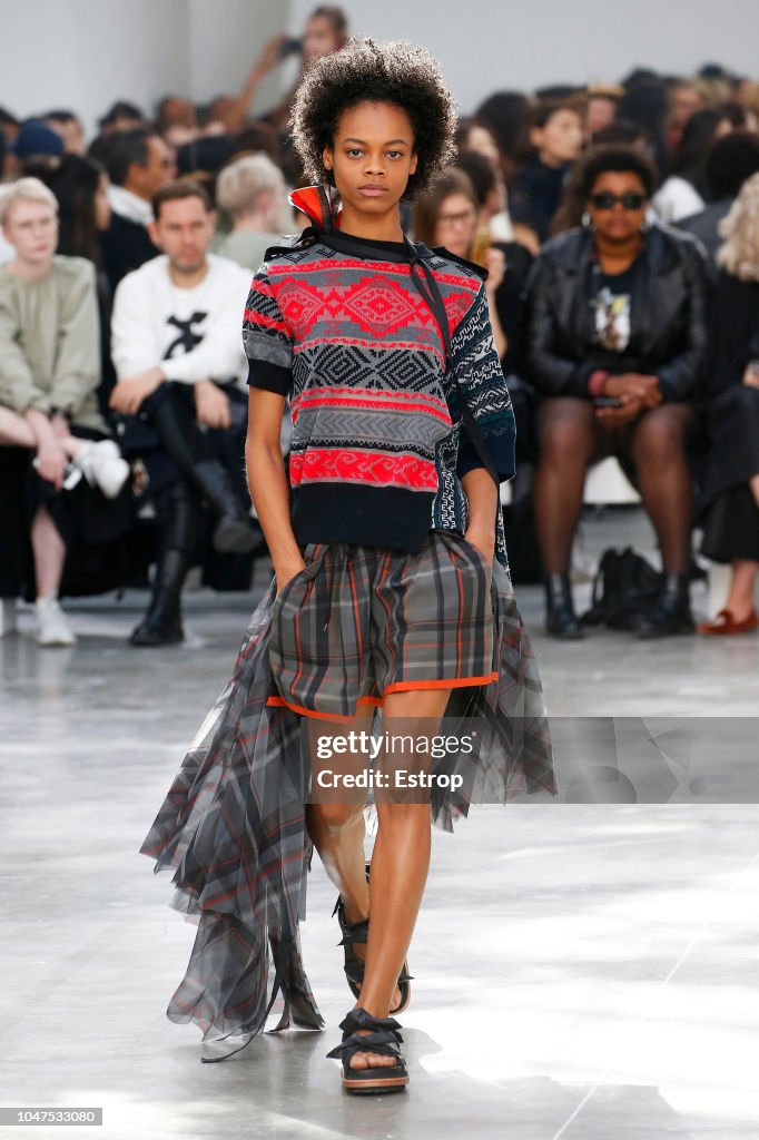 Sacai : Runway - Paris Fashion Week Womenswear Spring/Summer 2019