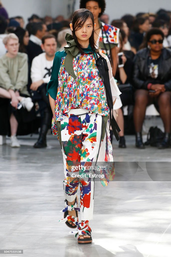 Sacai : Runway - Paris Fashion Week Womenswear Spring/Summer 2019