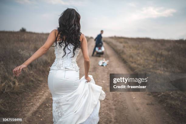 my love is waiting for me - runaway groom stock pictures, royalty-free photos & images