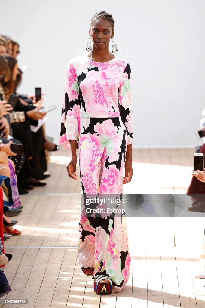 Leonard Paris : Runway - Paris Fashion Week Womenswear Spring/Summer 2019