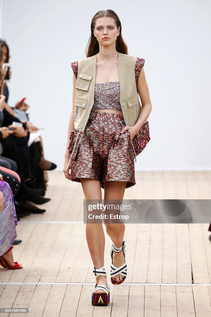 Leonard Paris : Runway - Paris Fashion Week Womenswear Spring/Summer 2019