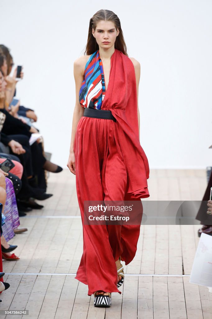 Leonard Paris : Runway - Paris Fashion Week Womenswear Spring/Summer 2019