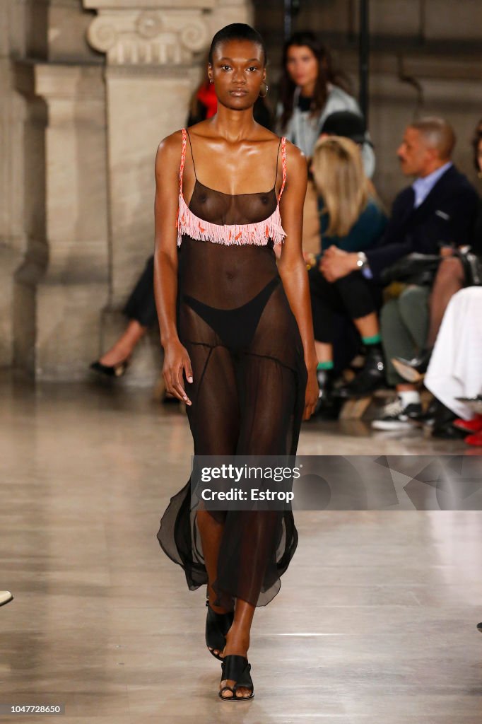 Esteban Cortazar : Runway - Paris Fashion Week Womenswear Spring/Summer 2019