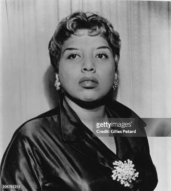 Etta Jones poses for a portrait in 1961 in the United States.