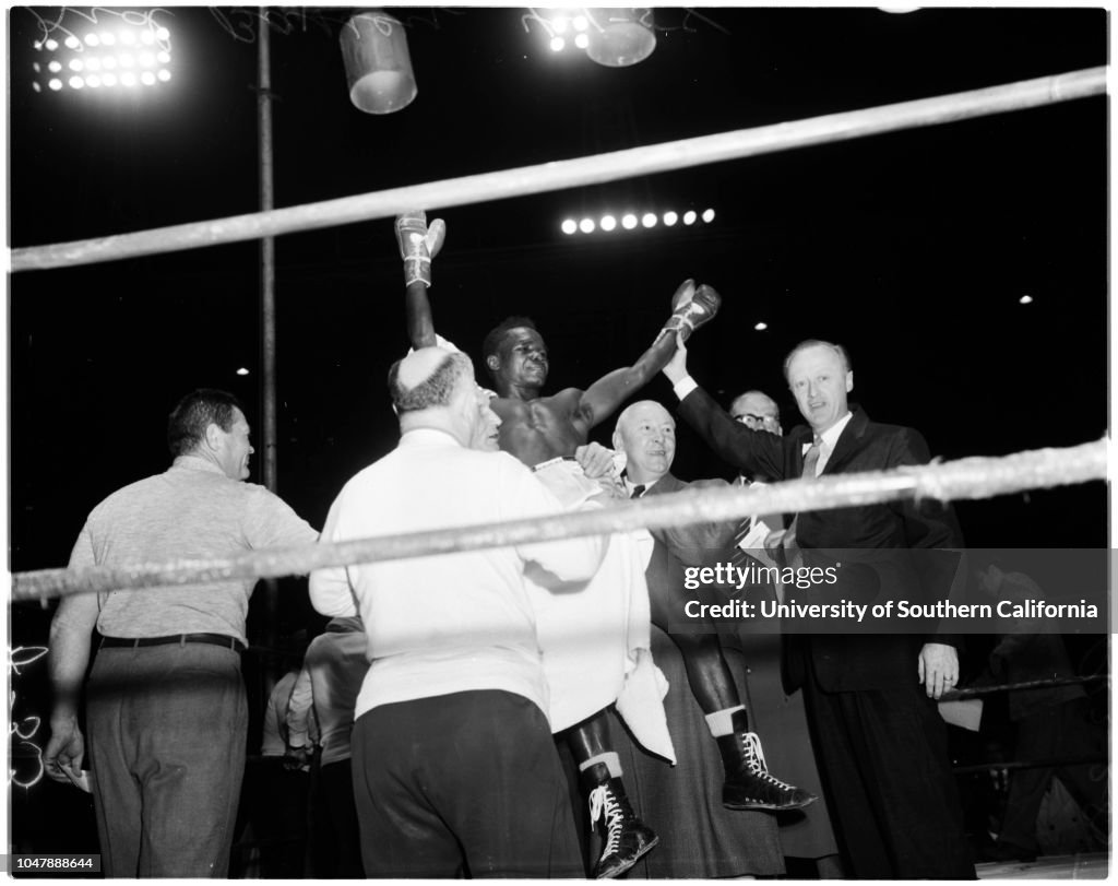 Boxing - Hogan Kid Bassey versus Ricardo Pajarito Moreno. Featherweight Championship - Wrigley Field, 1958