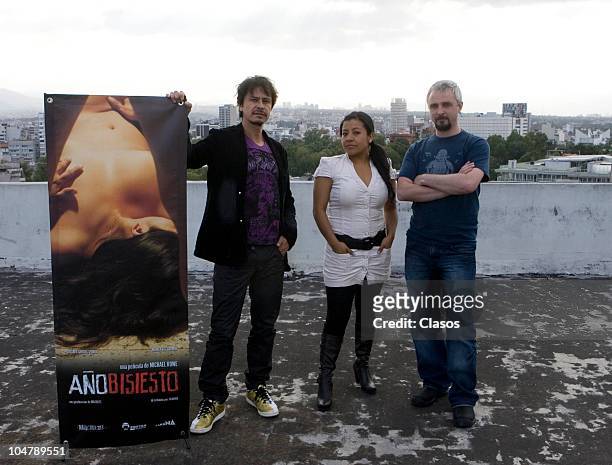 Gustavo Snchez, Monica del Carmen and Micheal Rowe, cast of the movie Ano Bisiesto, pose during a photo session on October 4, 2010 in Mexico City,...