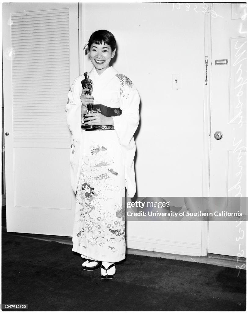 Miyoshi Umeki (with Oscar), 1958