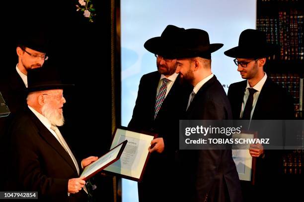 Chanoch Rabinowitz 21 Dayan Chanoch Ehrentreu Stock Photos, High-Res Pictures, and Images ...