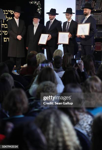 Chanoch Rabinowitz 15 Beth Yaakov Synagogue Stock Photos, High-Res Pictures, and Images ...