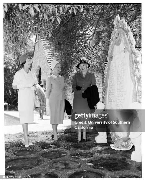 Date with Eve fashion show, 28 April 1960. Mrs Irene Gibbons;Mrs Ray Millan;Mrs Greg Bautzer;Mrs.Theadore A Fouch;Barbara Stanwick;Mrs Harold P...