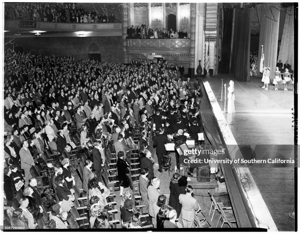 Examiner Christmas show at Shrine, 1945